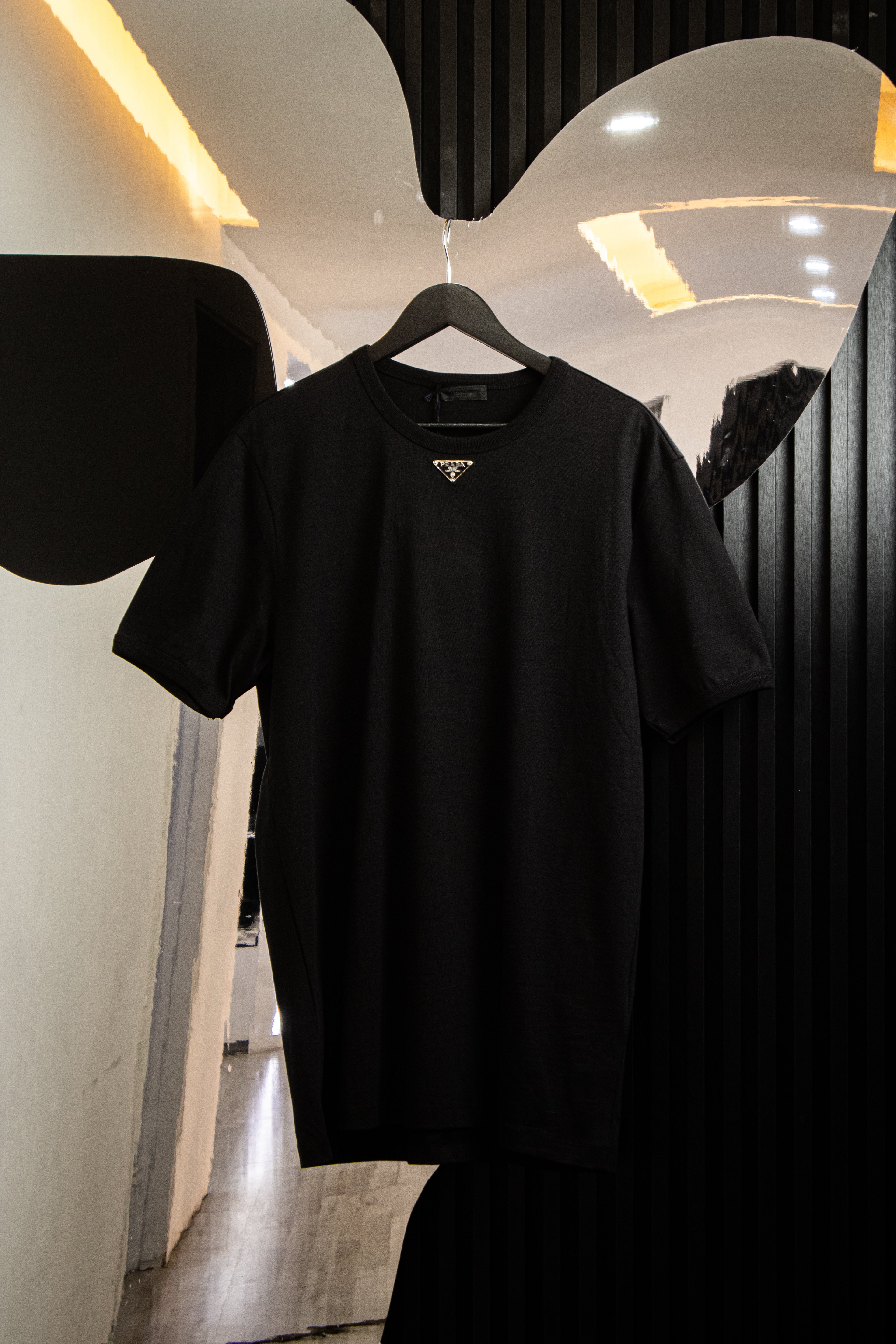 PLAYERA PRADA LOGO TRIANGULAR
