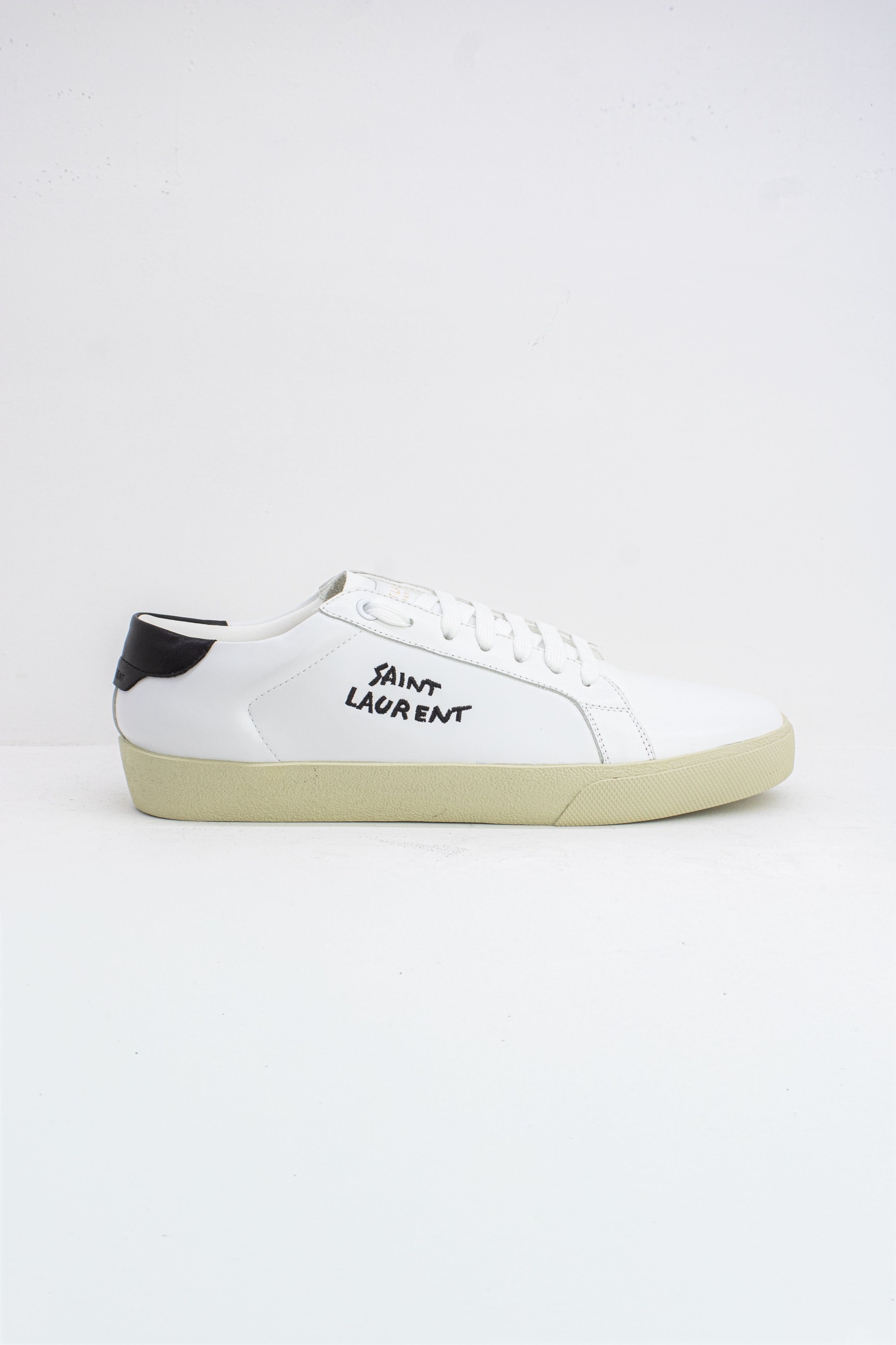 Saint Laurent Court Classic SL/06
